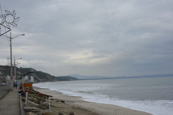 A pesar d la alerta del INOCAR, hasta ahora no se han registrado afectaciones por el oleaje, en las playas de Manabí.