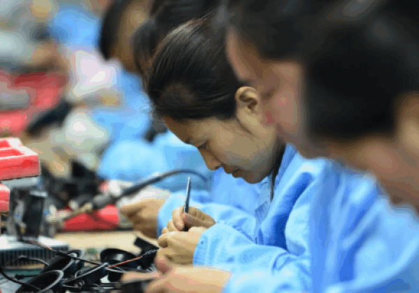 ONU alerta 7 millones de empleos en riesgo por aranceles de Trump en 2025.
