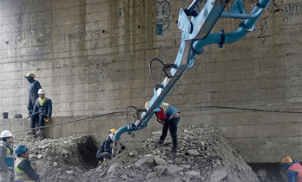 Obras de recuperación en puente El Capulí tras socavamiento