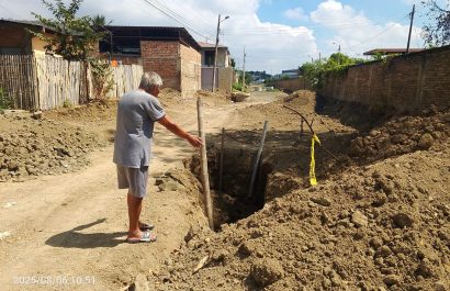 Obras en calle Tarqui de Portoviejo se paralizan nuevamente por falta de recursos