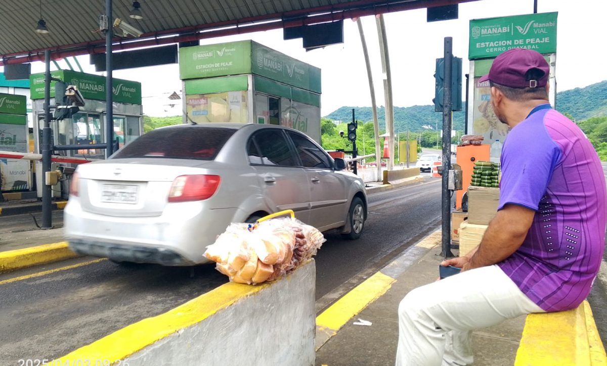 Obreros y emprendedores en incertidumbre por terminación del convenio de delegación de vía Portoviejo - Montecristi
