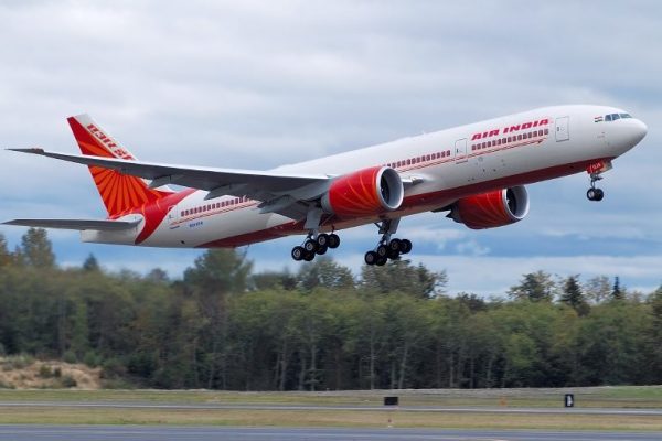 Once de los doce baños que tiene un avión Boeing 777-300ER se taparon durante un viaje desde Chicago a India.