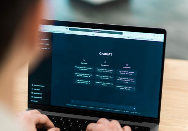 OpenAI revela la nueva era de ChatGPT un superasistente emocional y experto confiable