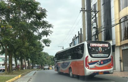 Operadoras de transporte urbano en Santo Domingo incumplen cobro electrónico pese a sanciones
