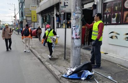 Operativo de limpieza de propaganda electoral en Quito involucra a ciudadanos sancionados