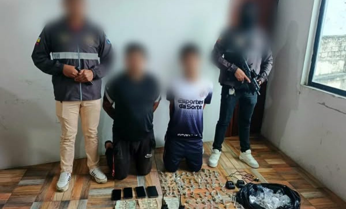 Operativo en Santo Domingo permitió incautar más de 306 dosis de droga y detener a dos sospechosos