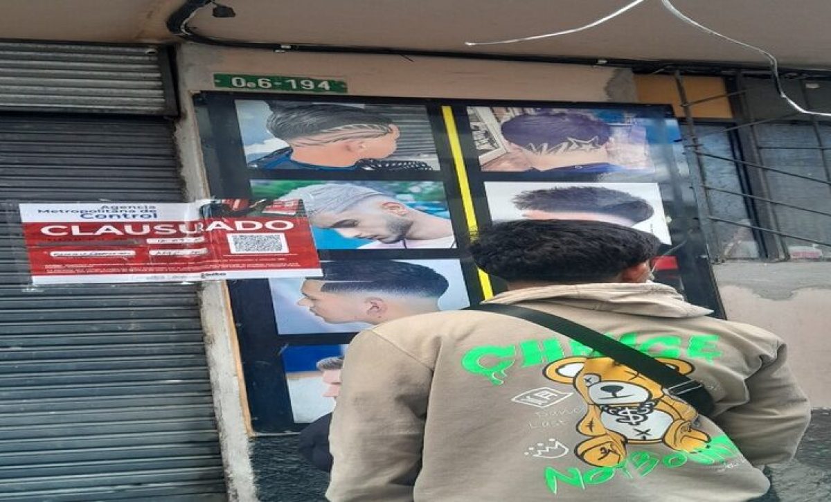 Operativo sorpresa en Quito clausuran barbería y hallan droga en su interior