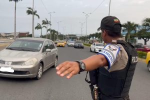 Policía toma control total del tránsito en Manta: así operarán.