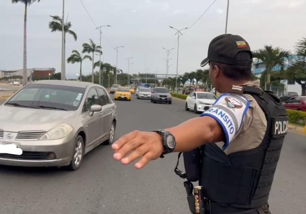 Policía toma control total del tránsito en Manta: así operarán.