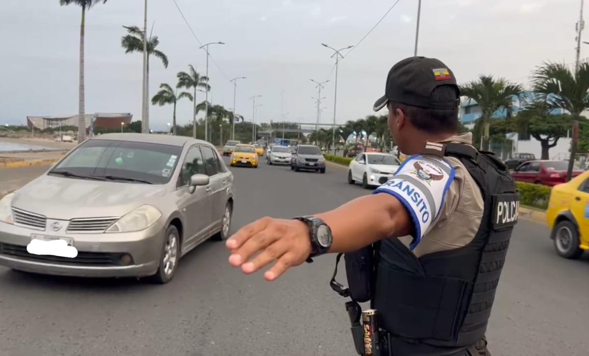 Policía toma control total del tránsito en Manta: así operarán.