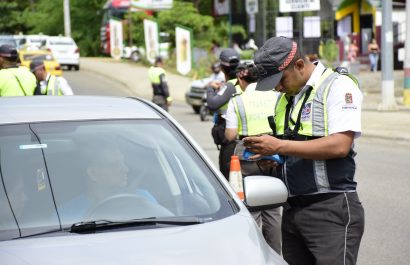 E los operativos, los agentes utilizan cámaras que graban en tiempo real.