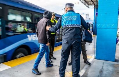 Operativos municipales refuerzan seguridad en transporte público de Quito