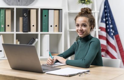 ¡Oportunidad Única! Aprovecha las 300.000 becas de inglés gratuitas que ofrece el gobierno nacional.