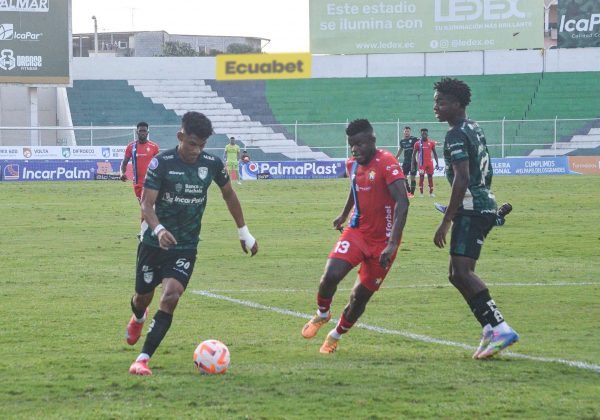 Orense pierde terreno en la LigaPro Ecuabet tras igualar en casa frente a El Nacional.