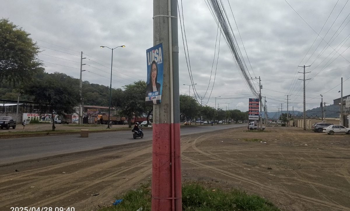 Organizaciones políticas en Portoviejo aún no retiran publicidad de segunda vuelta electoral