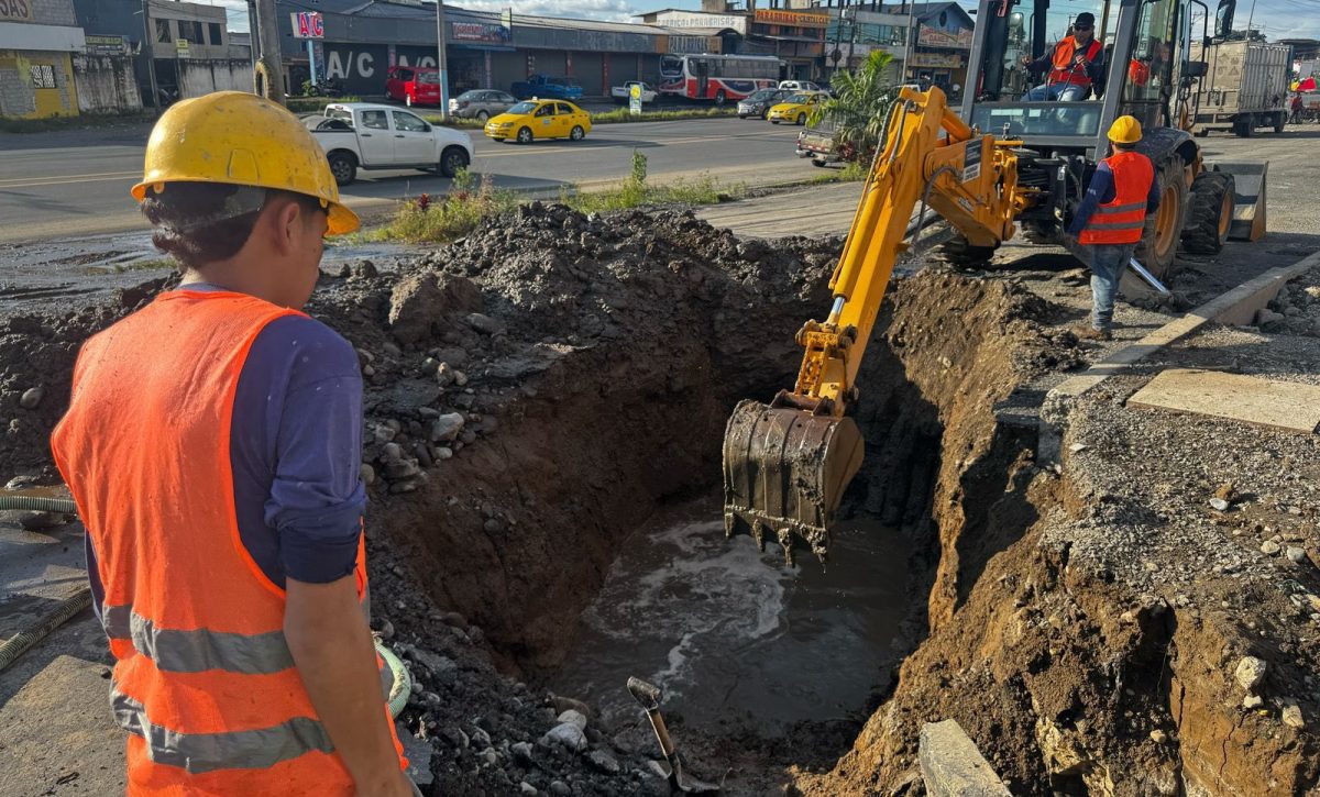 Otra vez sin agua la rotura en una tubería deja a miles sin suministro en Santo Domingo