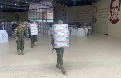 Personal de las Fuerzas Armadas empezó a trasladar los paquetes electorales.