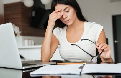 Ecuatorianos enfrentan hasta ocho deudas simultáneas, revela estudio financiero