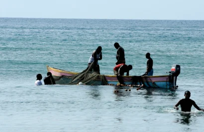 En regiones donde la pesca artesanal es esencial para la alimentación, persisten altos niveles de desnutrición.