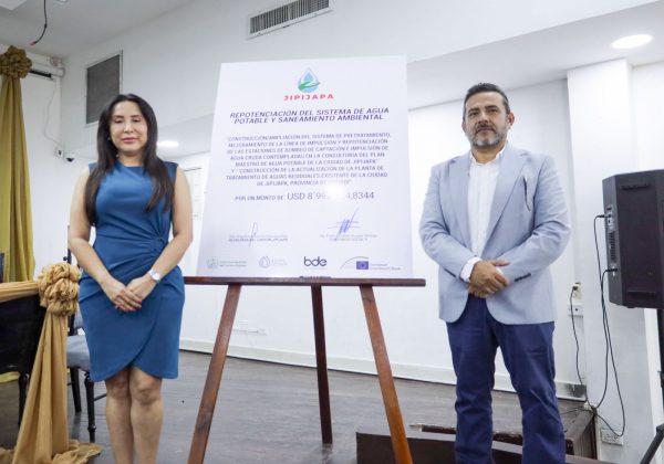 Municipio de Jipijapa firma contrato para modernizar sistema de agua y planta de aguas residuales