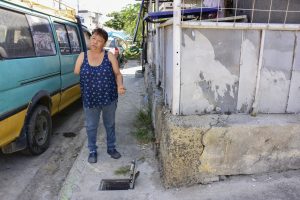 La parroquia Crucita ya cuenta con las guías de agua domiciliarias, pero aún no cuentan con el servicio.