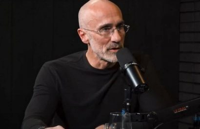 Arthur C. Brooks sostiene que la felicidad, la empatía y el éxito nacen de una sola fuente: el coraje de enfrentarse a uno mismo con honestidad radical.