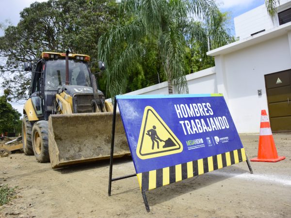 En la zona norte de Portoviejo se construye el sistema hidrosanitario, con el crédito de 50 millones de dólares.