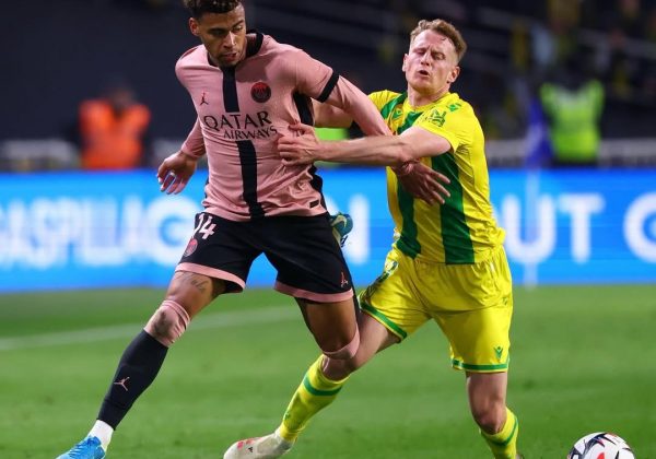 PSG con el ecuatoriano Willian Pacho al cambio empata ante Nantes en la Liga de Francia