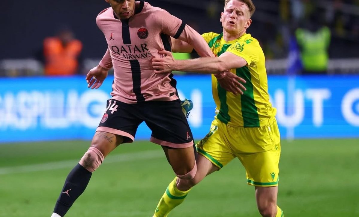 PSG con el ecuatoriano Willian Pacho al cambio empata ante Nantes en la Liga de Francia
