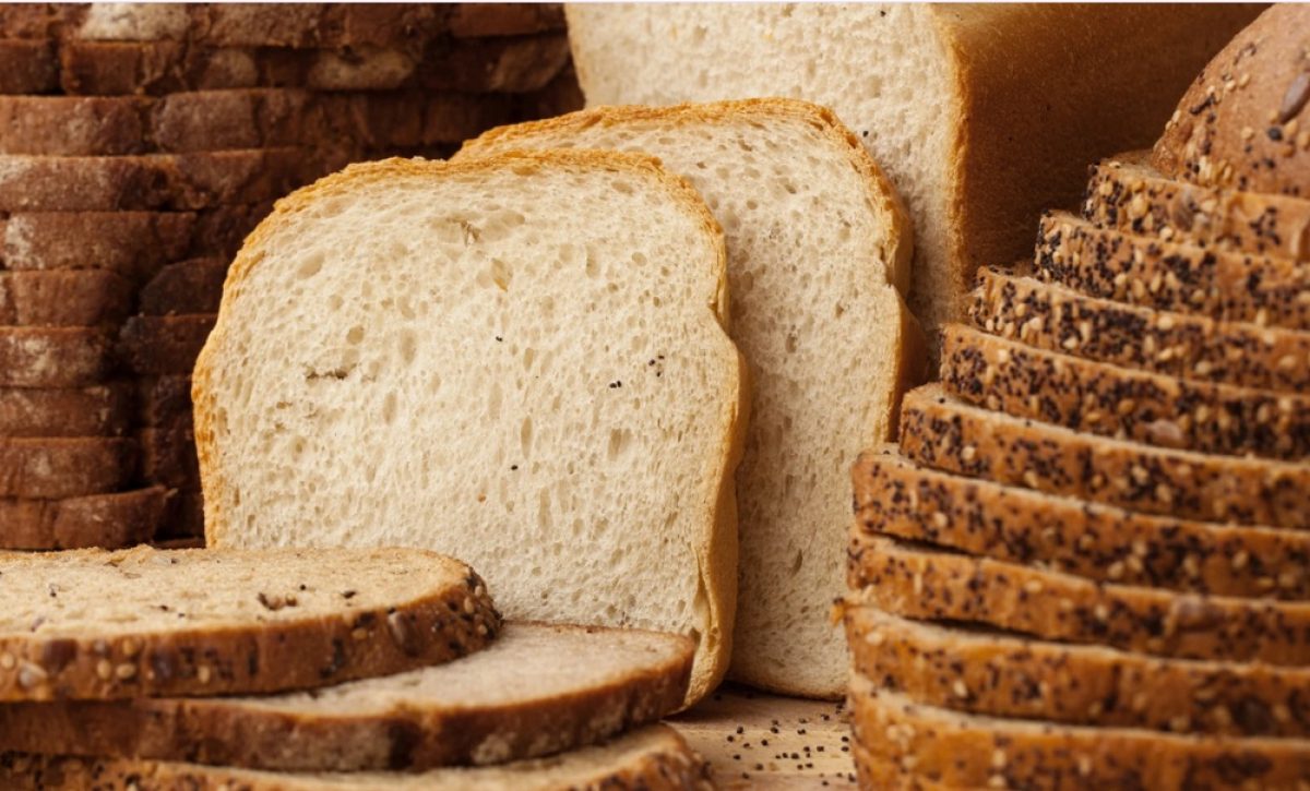 Dejar de consumir pan ultraprocesado reduce la inflamación abdominal, mejora el control de los antojos y protege la salud cardiovascular.