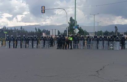 Paro nacional en Ecuador deja 15 detenidos tras bloqueos de vías en Imbabura
