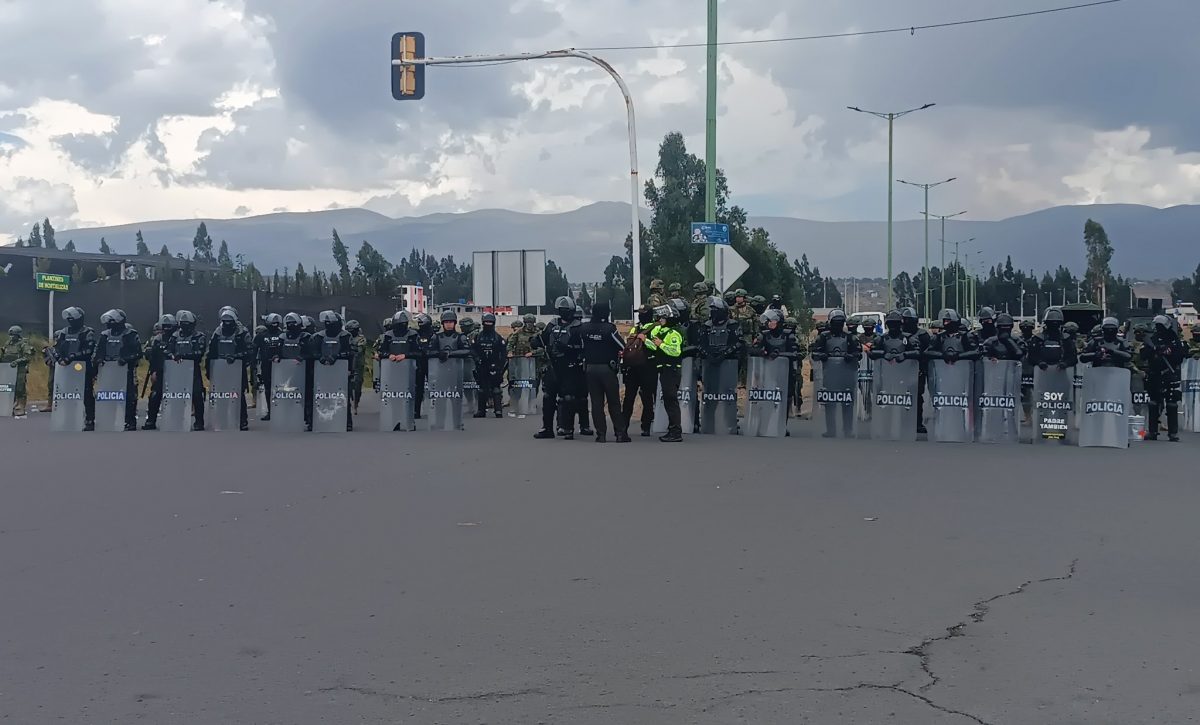 Paro nacional en Ecuador deja 15 detenidos tras bloqueos de vías en Imbabura