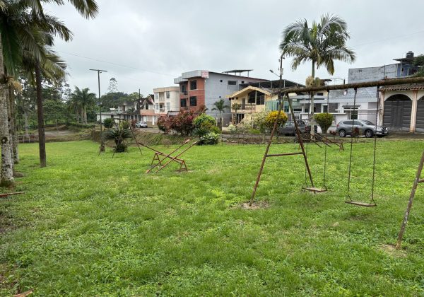 Parque infantil en mal estado preocupa a vecinos del Círculo en Santo Domingo