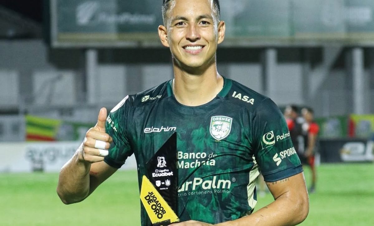 El delantero manabita Miguel Parrales estaría en la mira de Barcelona y Emelec.
