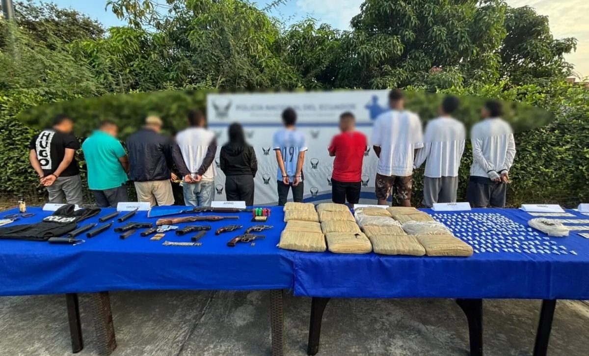 Parte de los detenidos en operativo Huracán 16 fueron presentados junto a las evidencias.