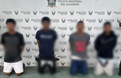 'Pasajeros' armados en un bus fueron sorprendidos por la Policía en Esmeraldas