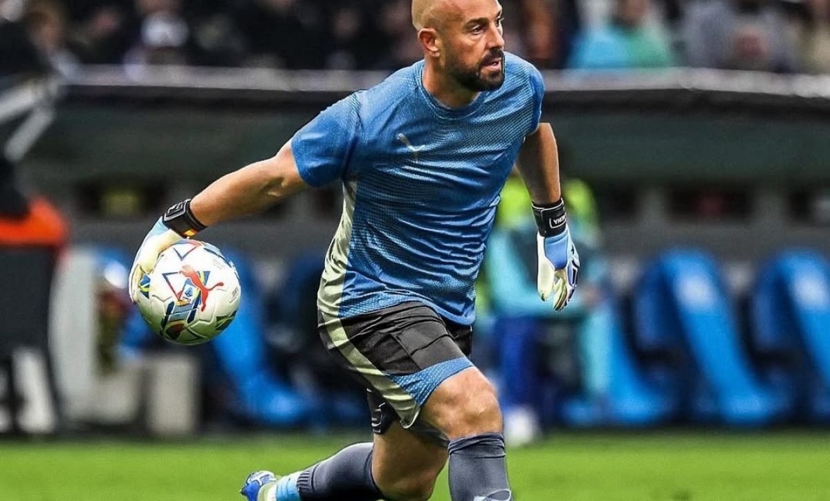 Pepe Reina anuncia su retiro del fútbol profesional a los 42 años
