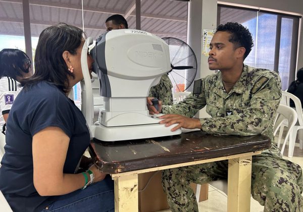 Más de 2.700 ecuatorianos recibieron atención médica gratuita a bordo del USNS Comfort en Manta