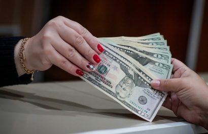 En Ecuador las transacciones económicas se hacen con dólares americanos