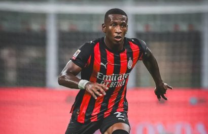 Pervis Estupiñán debuta en la Serie A con Milan frente a Cremonese