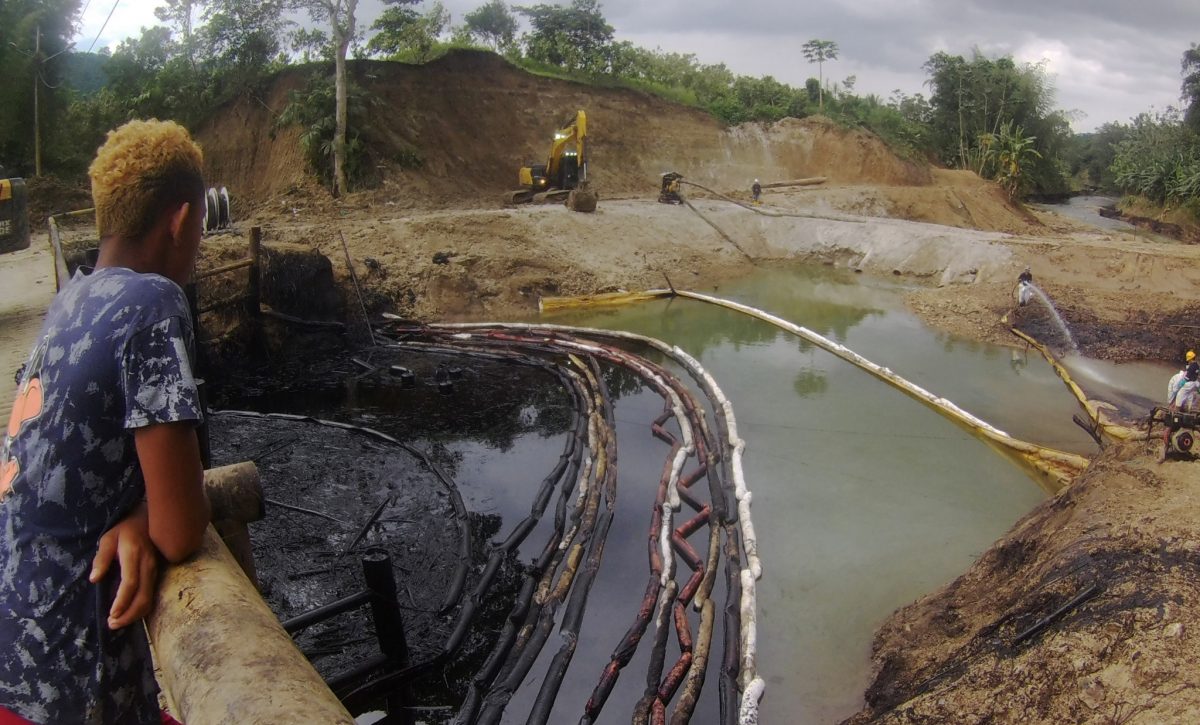 Petroecuador indemniza con 1.4 millones de dólares a las personas afectadas por el derrame de combustible registrado el 13 de marzo en Esmeraldas.