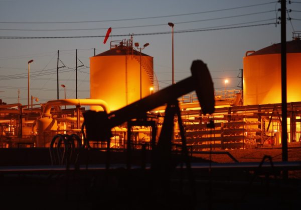 El Brent pierde el umbral de los 52 dólares al retroceder más de un 1,7% en la jornada. Foto: Archivo de Europa Press.