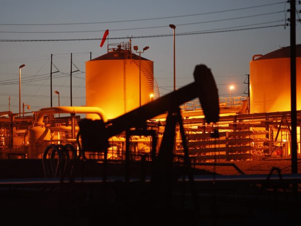 El Brent pierde el umbral de los 52 dólares al retroceder más de un 1,7% en la jornada. Foto: Archivo de Europa Press.