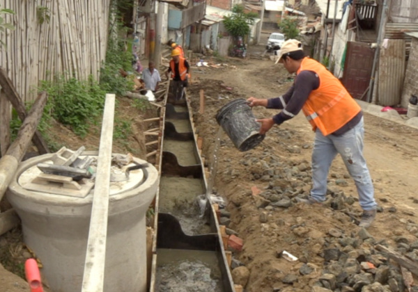 Picoazá: Construcción de la calle Loma del Calvario alcanza un avance del 21% en su primer mes