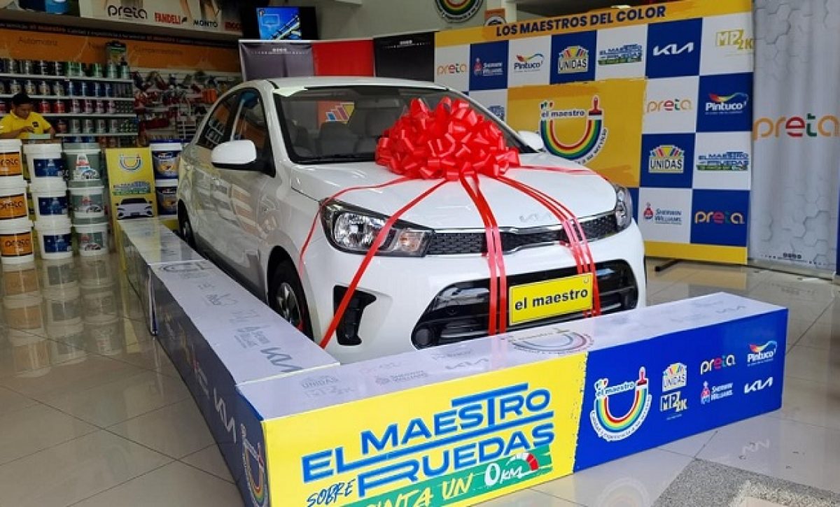 Clientes de Pinturas El Maestro participan en sorteo de Kia nuevo en Manabí
