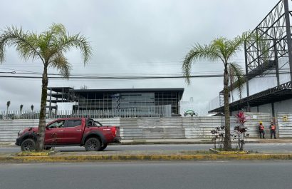 El segundo piso de Bombolí Shopping muestra la distribución de locales comerciales y marcas.
