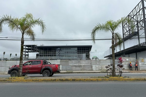 El segundo piso de Bombolí Shopping muestra la distribución de locales comerciales y marcas.