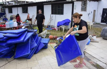 Jessenia Barrezueta, fue una de las personas que realiza la limpieza en la U.E. Portoviejo.