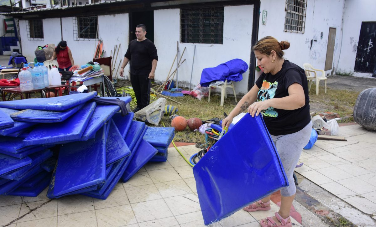 Jessenia Barrezueta, fue una de las personas que realiza la limpieza en la U.E. Portoviejo.