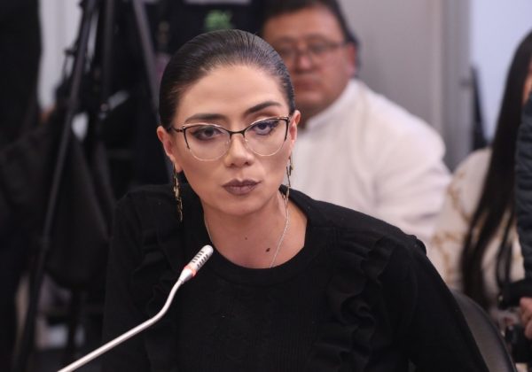 Polémica en Revolución Ciudadana La asambleísta Jhajaira Urresta anuncia su separación de RC y Luisa González le responde. (X).